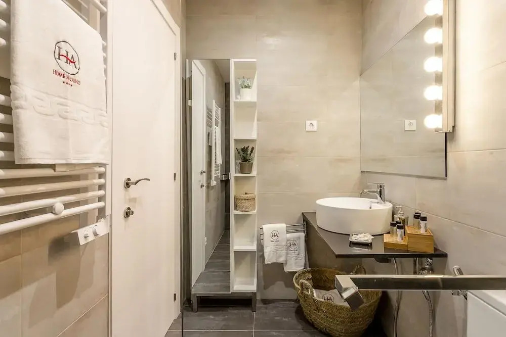 Urban District Apartments - Barcelona Smart Vintage Lofts and Apartments