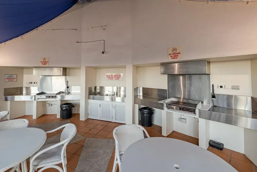 Resort-Style Apartment Opposite Beach