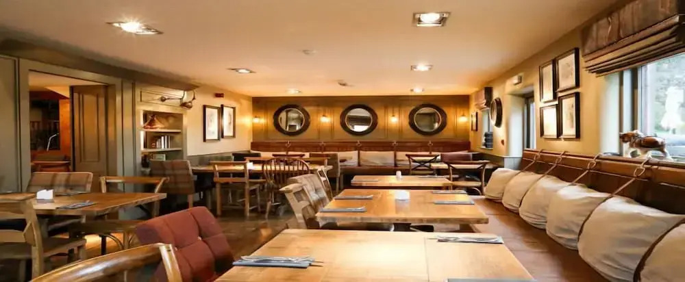 Three Horseshoes Country Inn