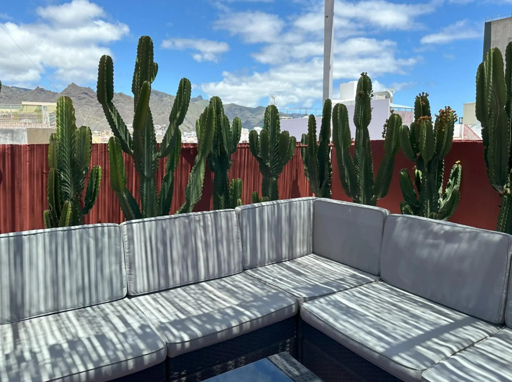 Santa Cruz Luxury Low-Cost Apartment with Terrace & Views