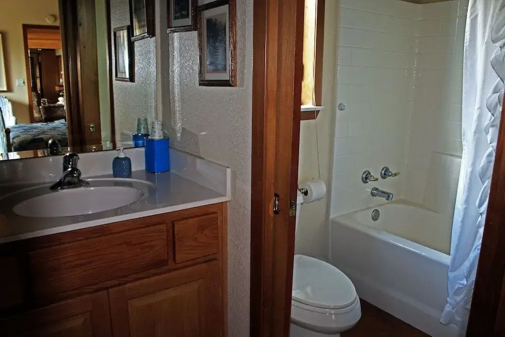 Prow'd House Bed & Breakfast