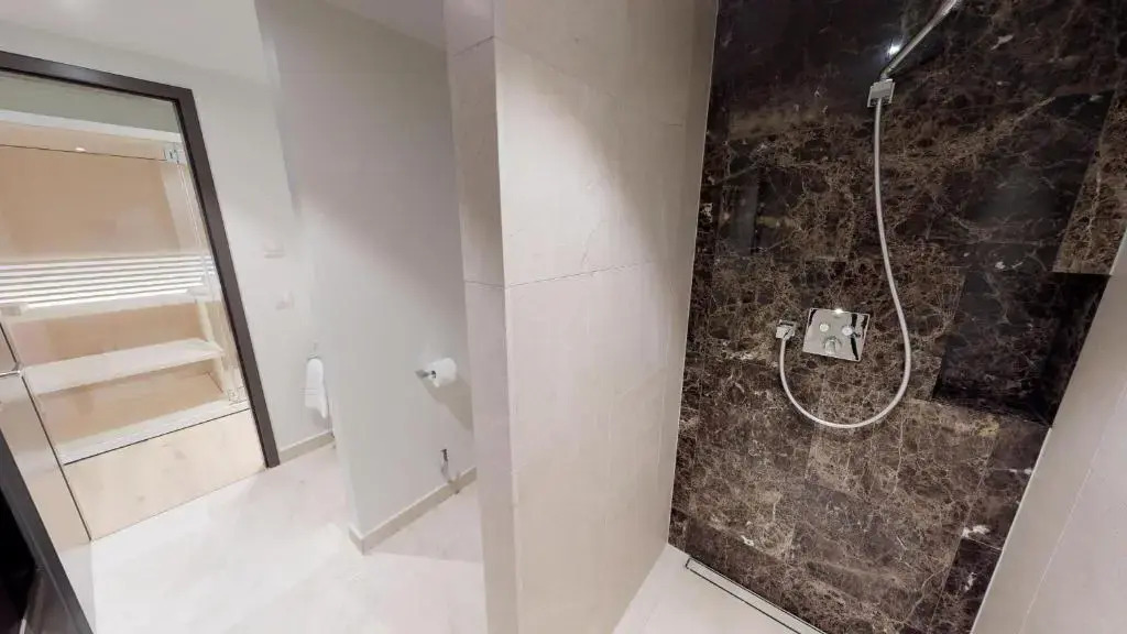 White Pearl Apartment 1.03