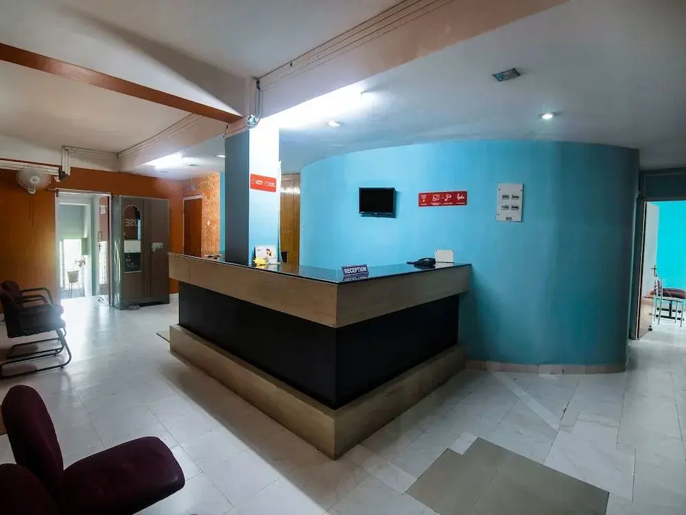 OYO 14737 LG Towers