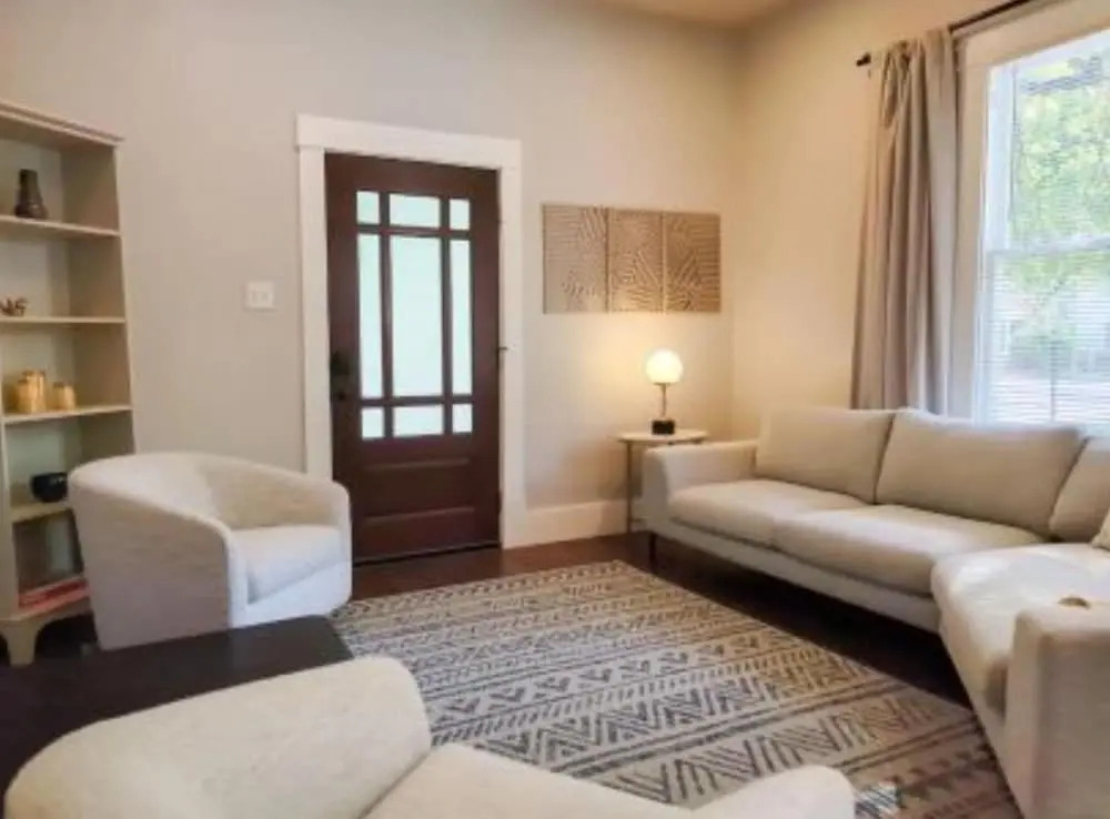 Chic Downtown Farmhouse With Garden and BBQ Grill