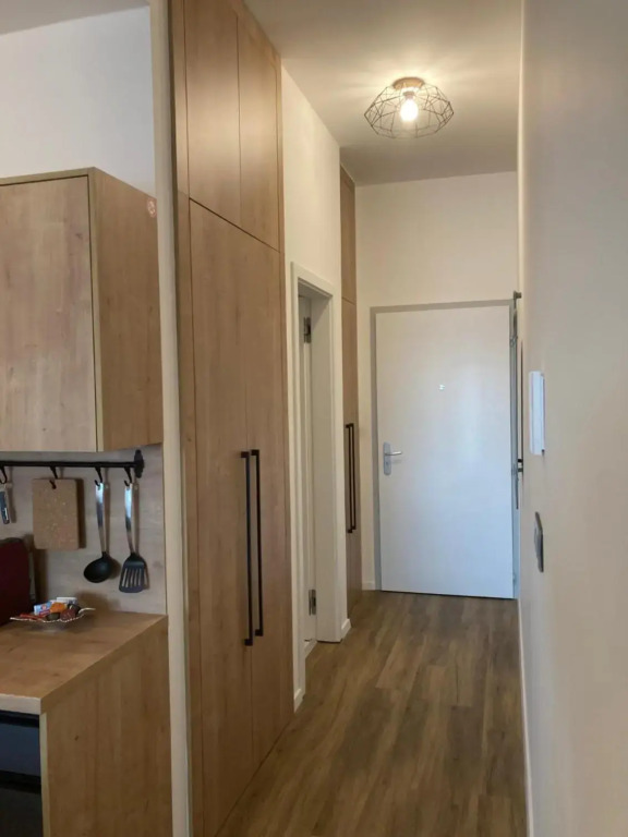 Moderný apartmán/garzónka v centre NR