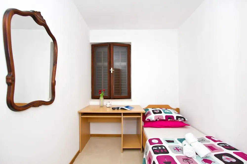 Comfort Apt.w.balcony Near Beach,marjan and Center