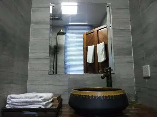 Deqing Qianxi Nianba Youth Hostel