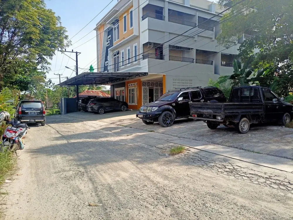 Hotel O Tri Homestay