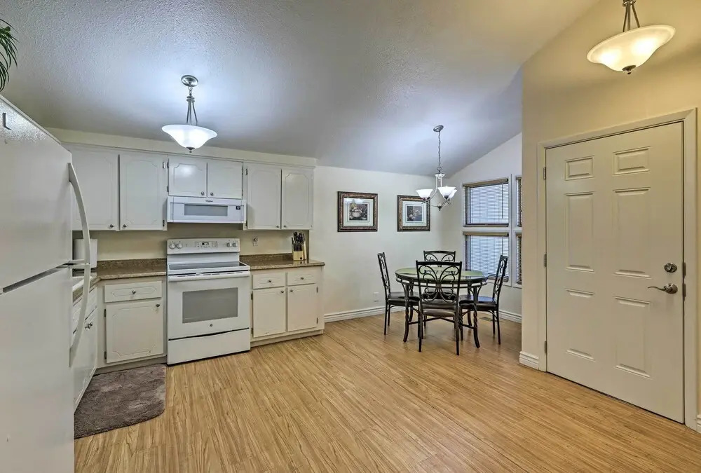Flagstaff Townhome w/ Deck: Easy Access Downtown!