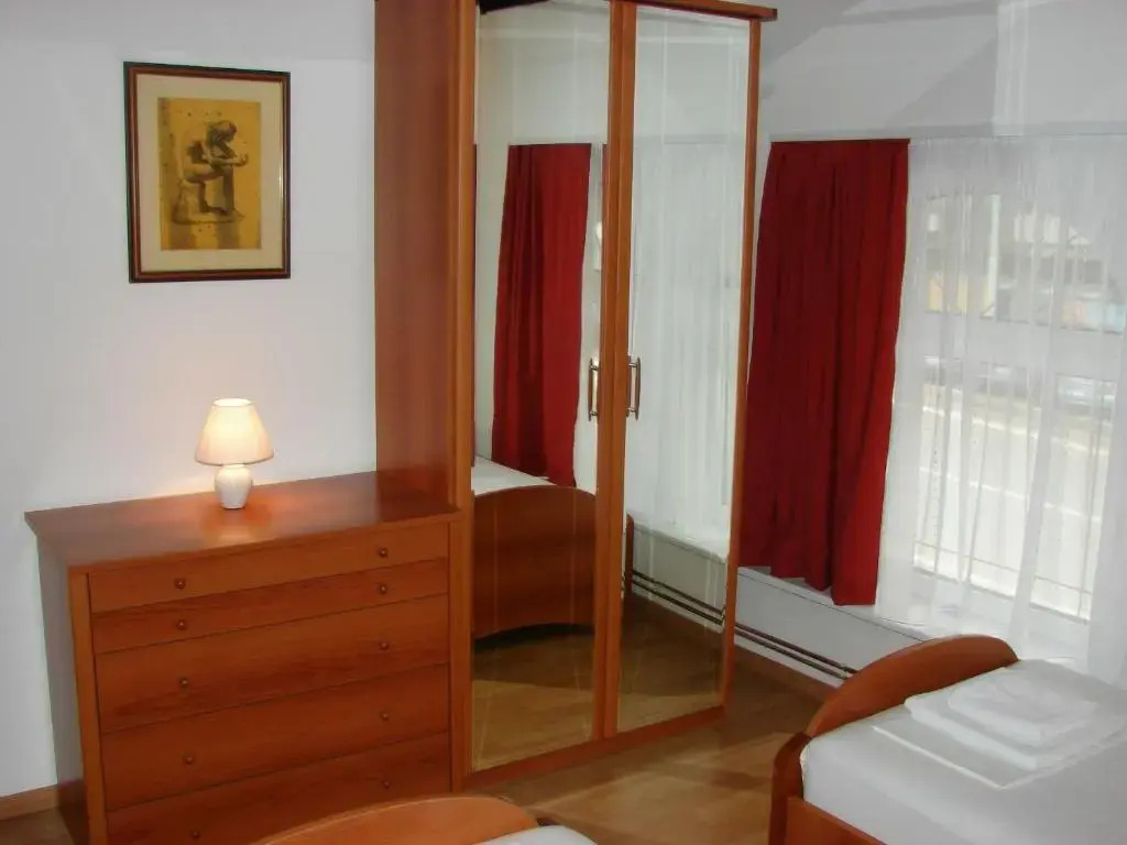 Kona Apartment