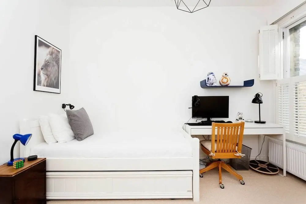 Clean Lines By Clapham Common