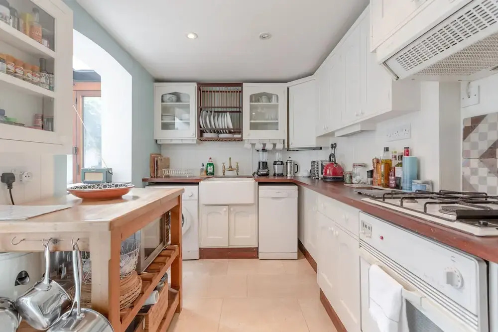 1 Bedroom Apartment in Kennington With Garden