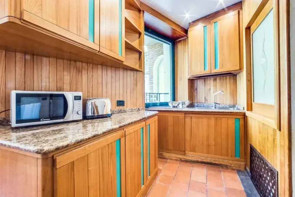 Spacious and Modern 3 bed Flat in Central Location