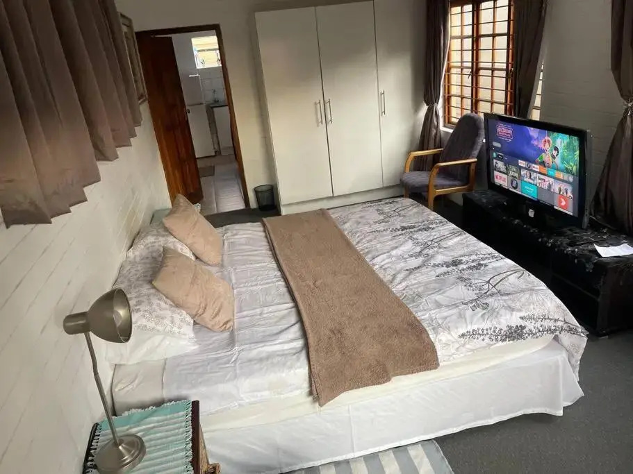 Central suburban suite in the heart of Joburg