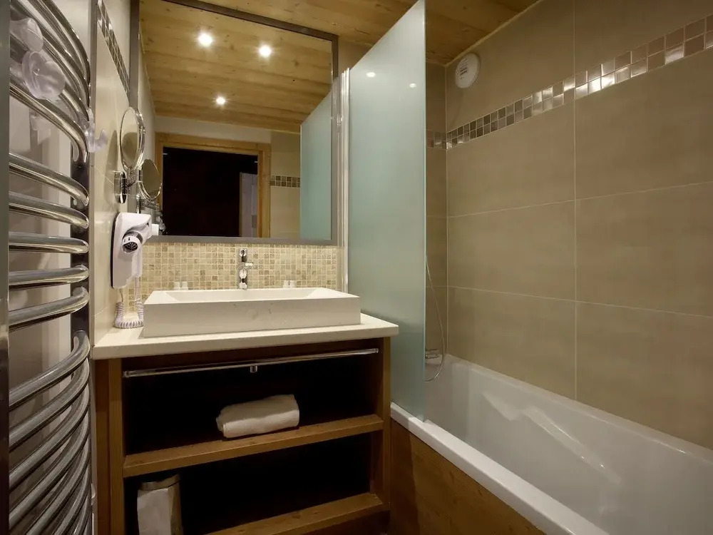Luxury Apartment With a Balcony in the Lively Arc 2000