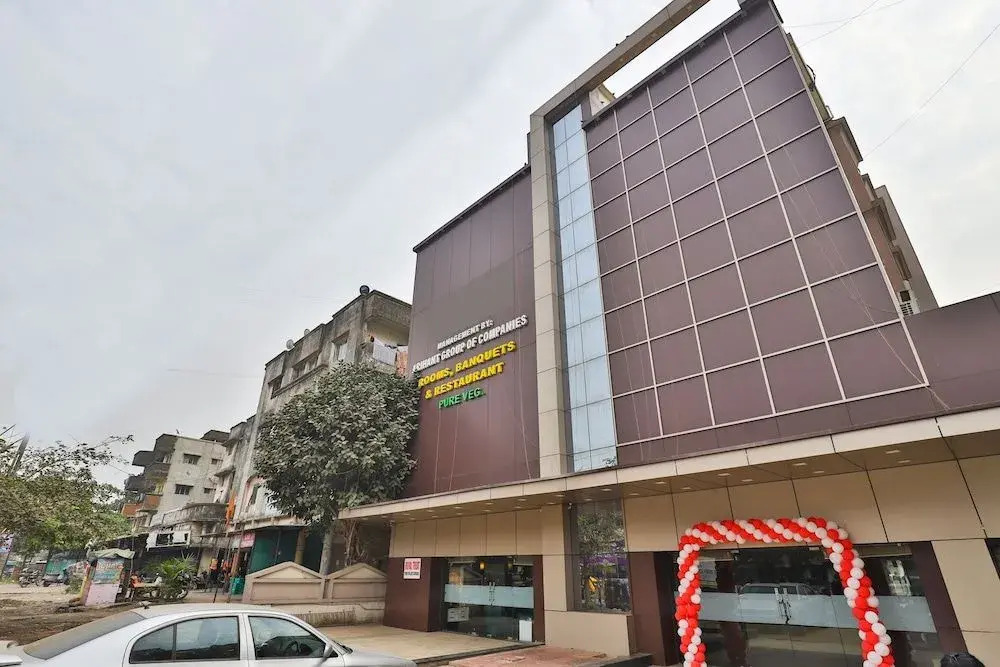 OYO 27633 Hotel Dan