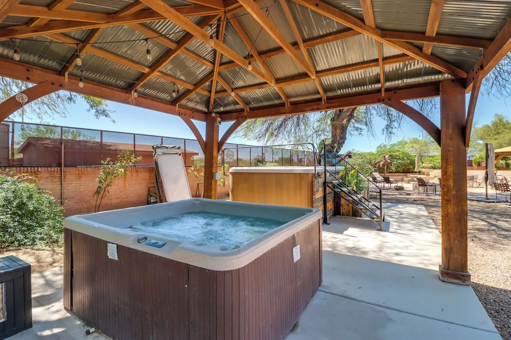 Pet-friendly Tucson Casita: Shared Hot Tub & Patio