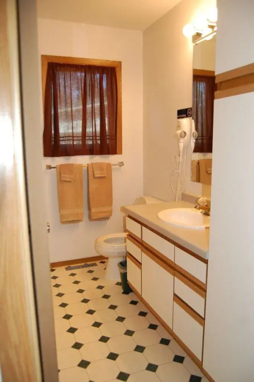 Northwoods Inn LLC