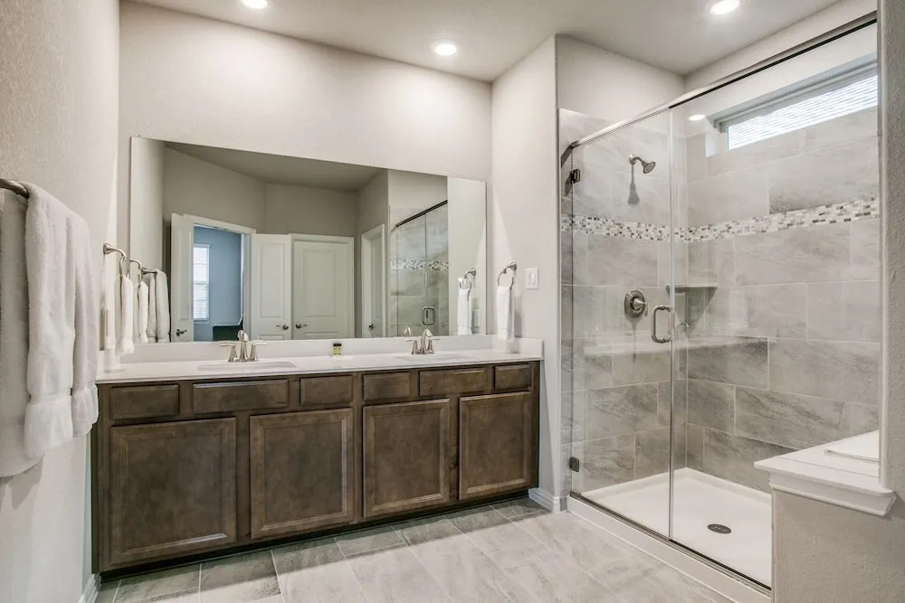 Beautiful furnished 3 bedroom Allen Home