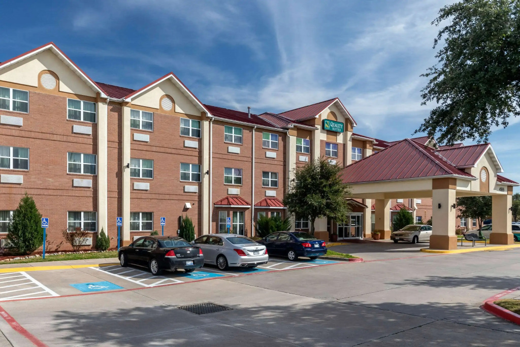 Quality Suites Addison-Dallas