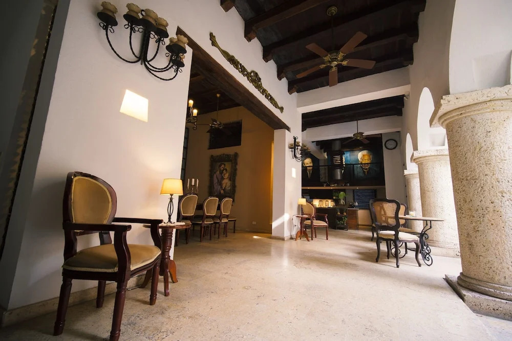 8aps-4 Luxury House in the Historic Center With Pool Air Conditioning and Wifi