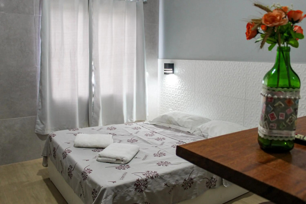 Disponivel Virada - Estúdios e suítes com piscina, ar, wifi e estacionamento - BRUNO KLEMTZ - Casa Olinda