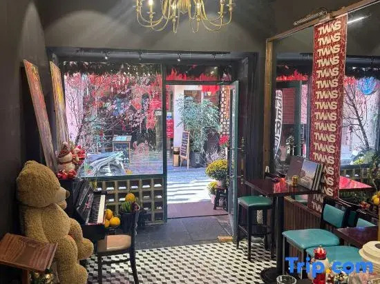 Skylux Hanoi Homestay