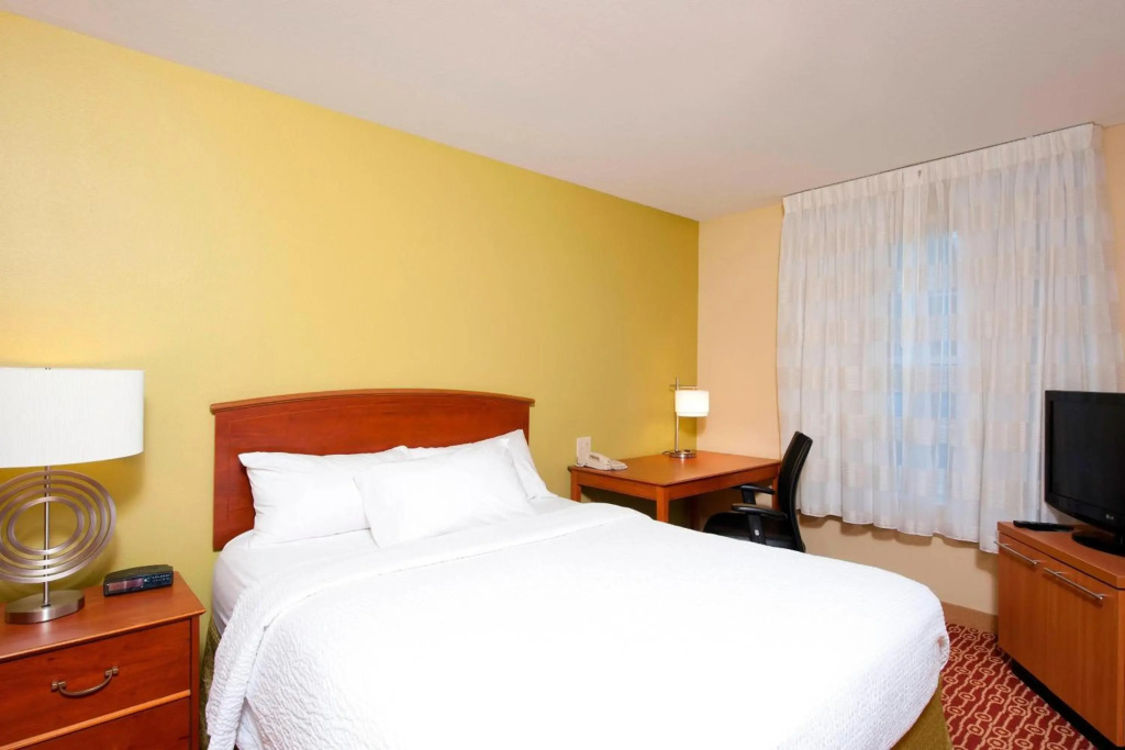 MainStay Suites Bloomington near University