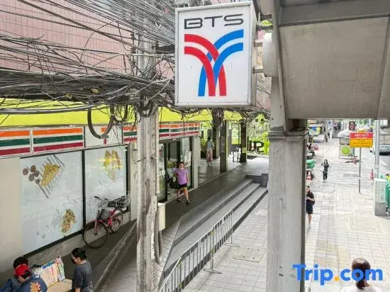 Terlyn Hostel & Cafe