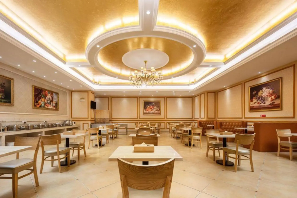 Vienna Hotel (Xiantao Huanggong)
