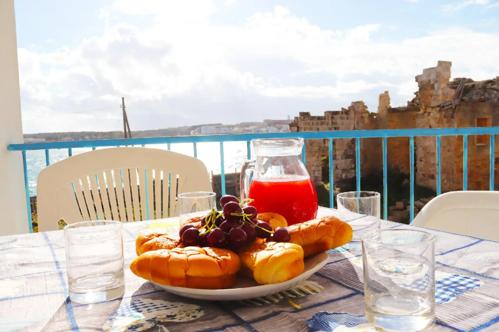 Casa Lucrezia Unique Sea View and Relaxation Near the Historic Centre