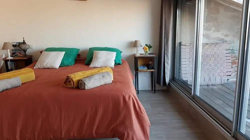 Sete Vue Canal Duplex Pour 7 Personnes