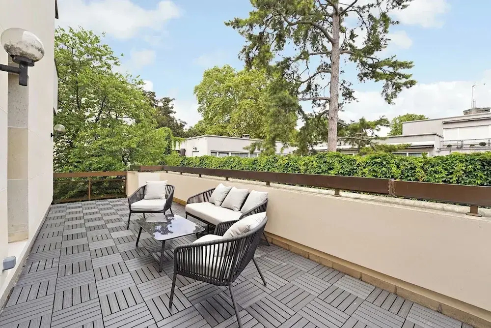 Modern apt With Balcony-2br/6p-neuilly-sur-seine