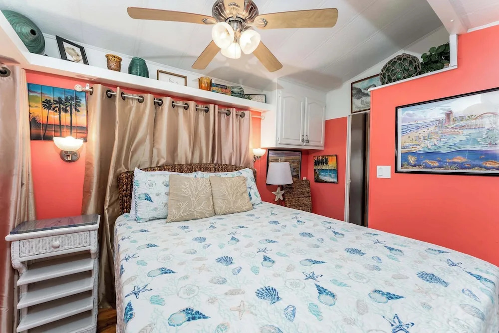 Charming 1BR Waterfront Retreat With Private Patio