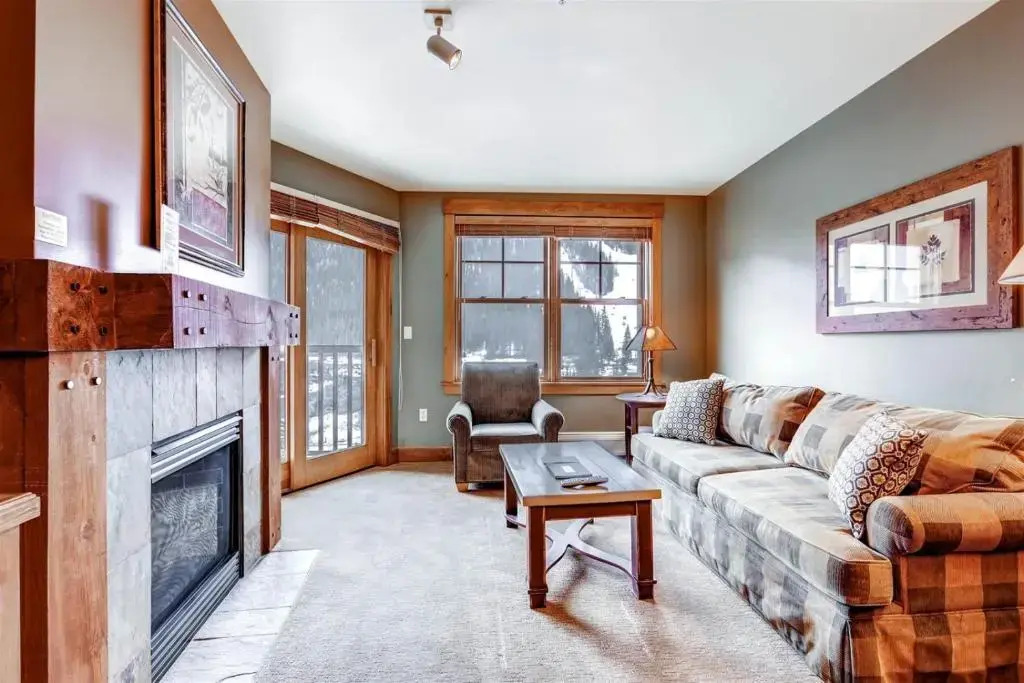 Beautiful 1 Bedroom Mountain Condo In River Run Village With Hot Tub Access And Walking Distance To The Gondola