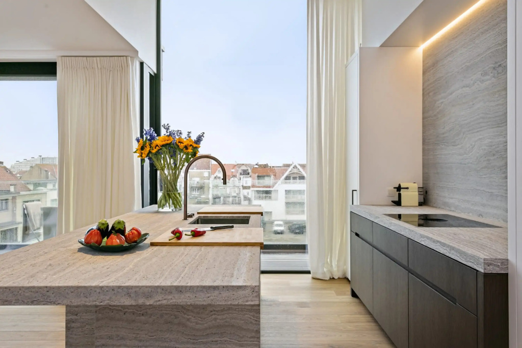 Majestic new Penthouse With 2 Parkings