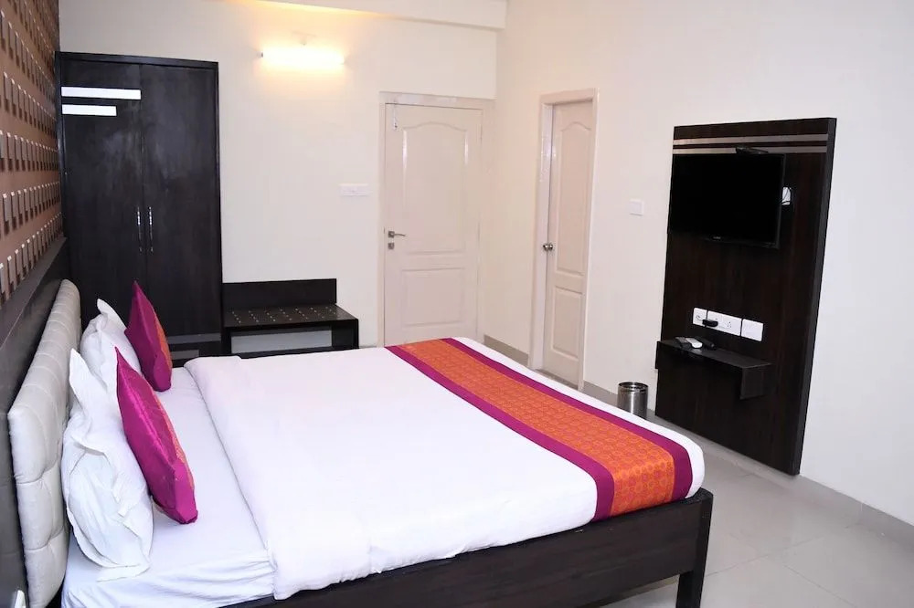 Ganga Darshanam Guesthouse at Dashashwamedh Ghat