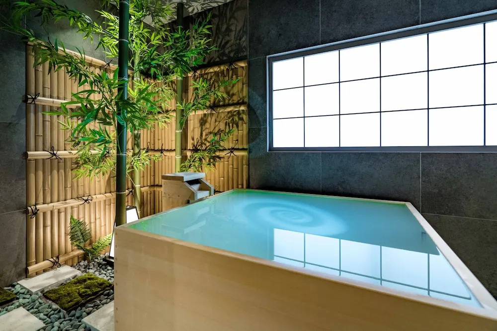 KONJAKUSO Osaka Bentencho "HIKARIYUYA" Projection M apping SPA
