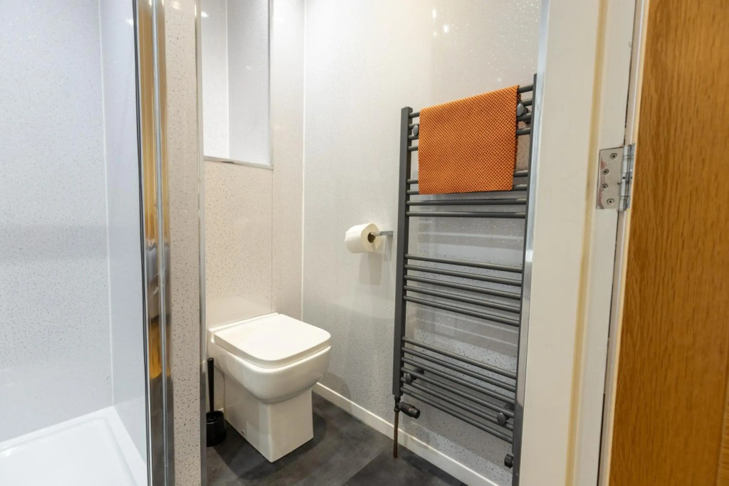 New 2 bed apartment with stunning views of Arthur Seat Mountain