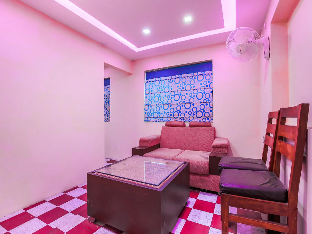 OYO 35652 Hotel Baba Genext