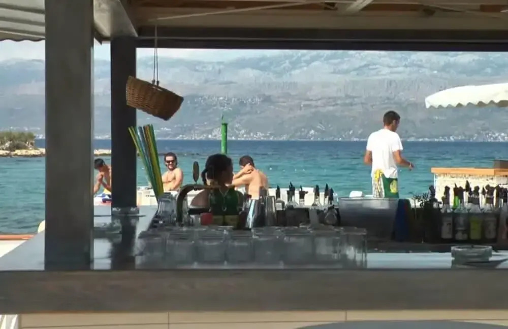 A1 - apt With Terrace, Best Location in Supetar
