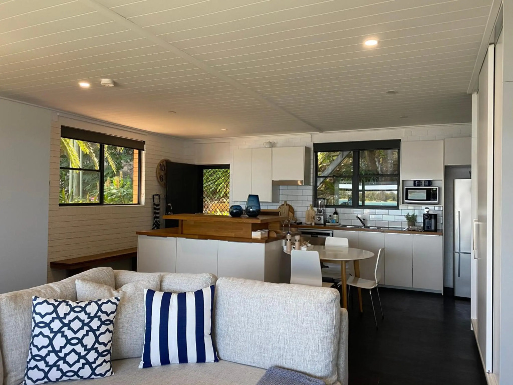 Serenity by the Lake - Romantic Waterfront Couples Getaway