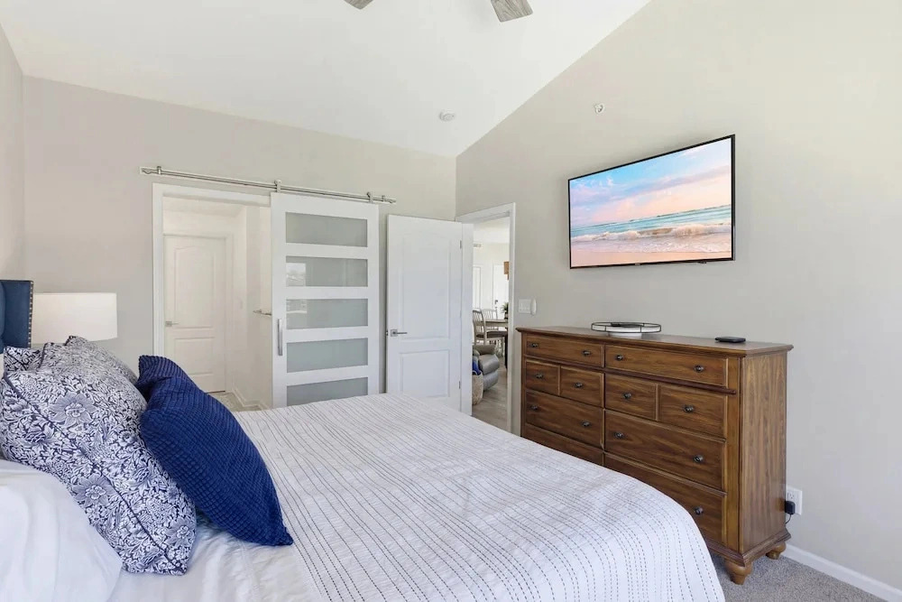 Main Channel Views, Screened Porch, Pool & Boat Slip