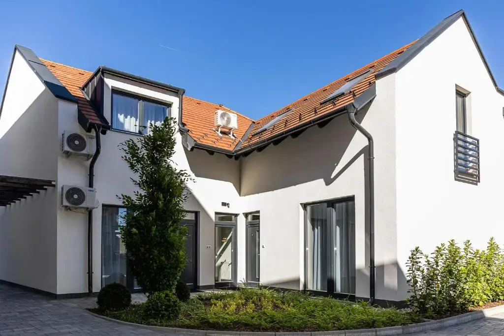 Dotis Apartman Tata