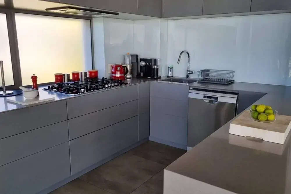 Stylish 2 Bedroom Apartment With Stunning City Views