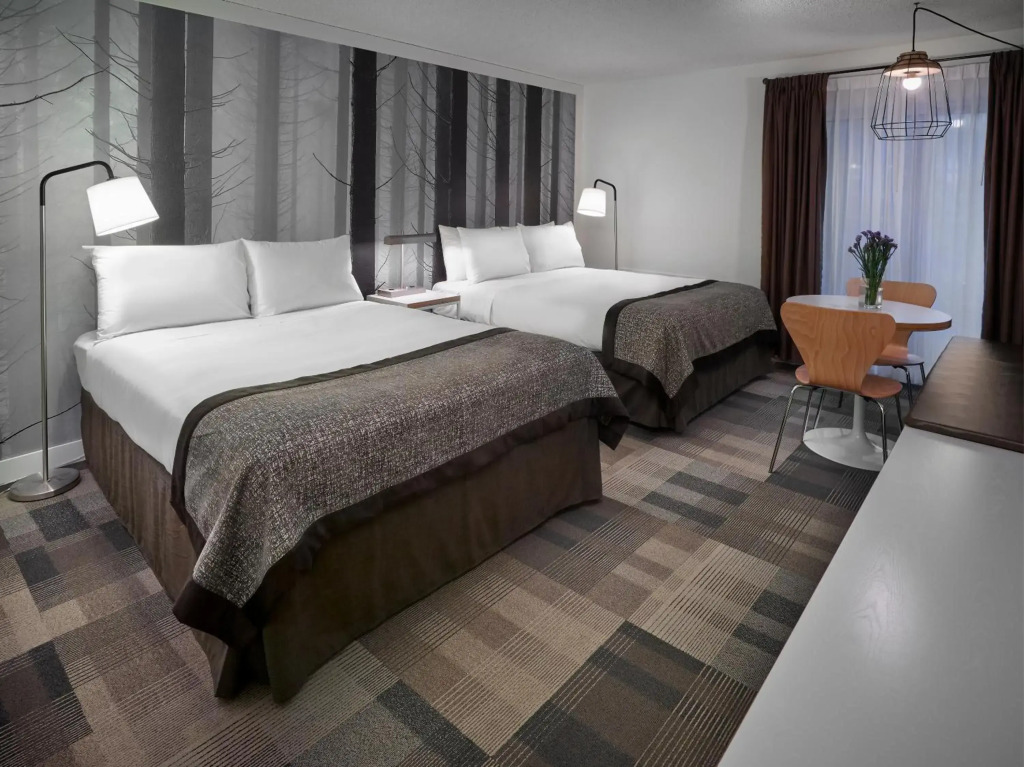 Coast Canmore Hotel & Conference Centre