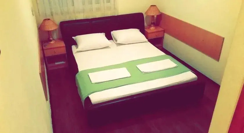 Motel Aura