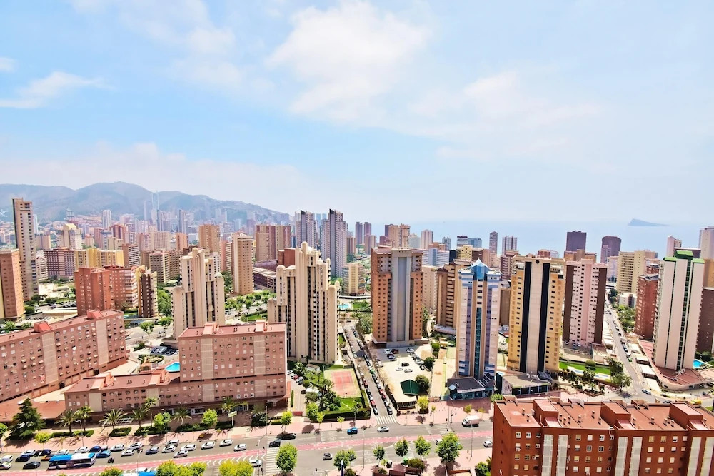 Apartment with One Bedroom in Benidorm, with Wonderful City View And Pool Access - 700 M From the Beach