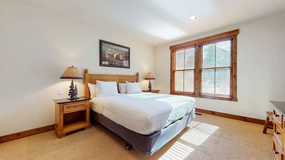 Snowcreek Vi The Lodges #1133 2 Bedroom Condo by RedAwning