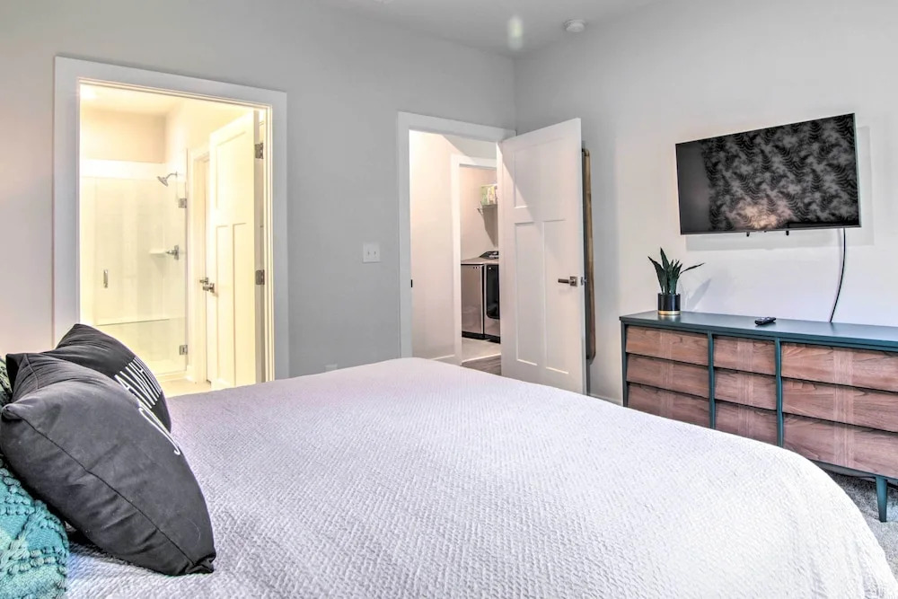 Family-friendly Home ~ 3 Mi to Bethany Beach!